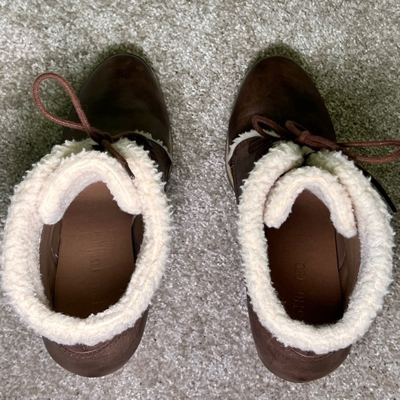 Restricted Brown Ankle Boots with Cream Lining - Picture 5 of 6